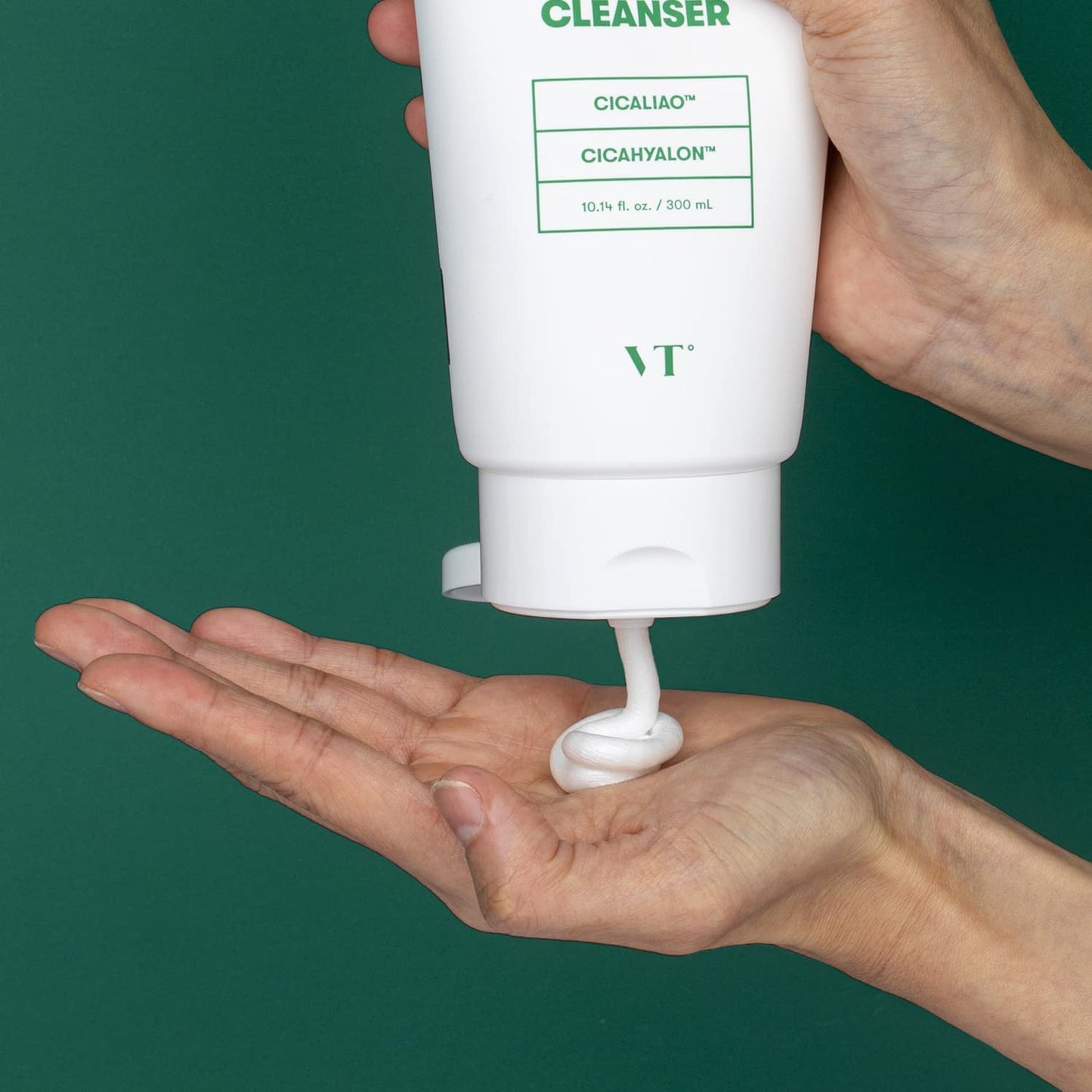[VT COSMETICS] CICA Foam Cleanser Face Cleanser (300 ml)