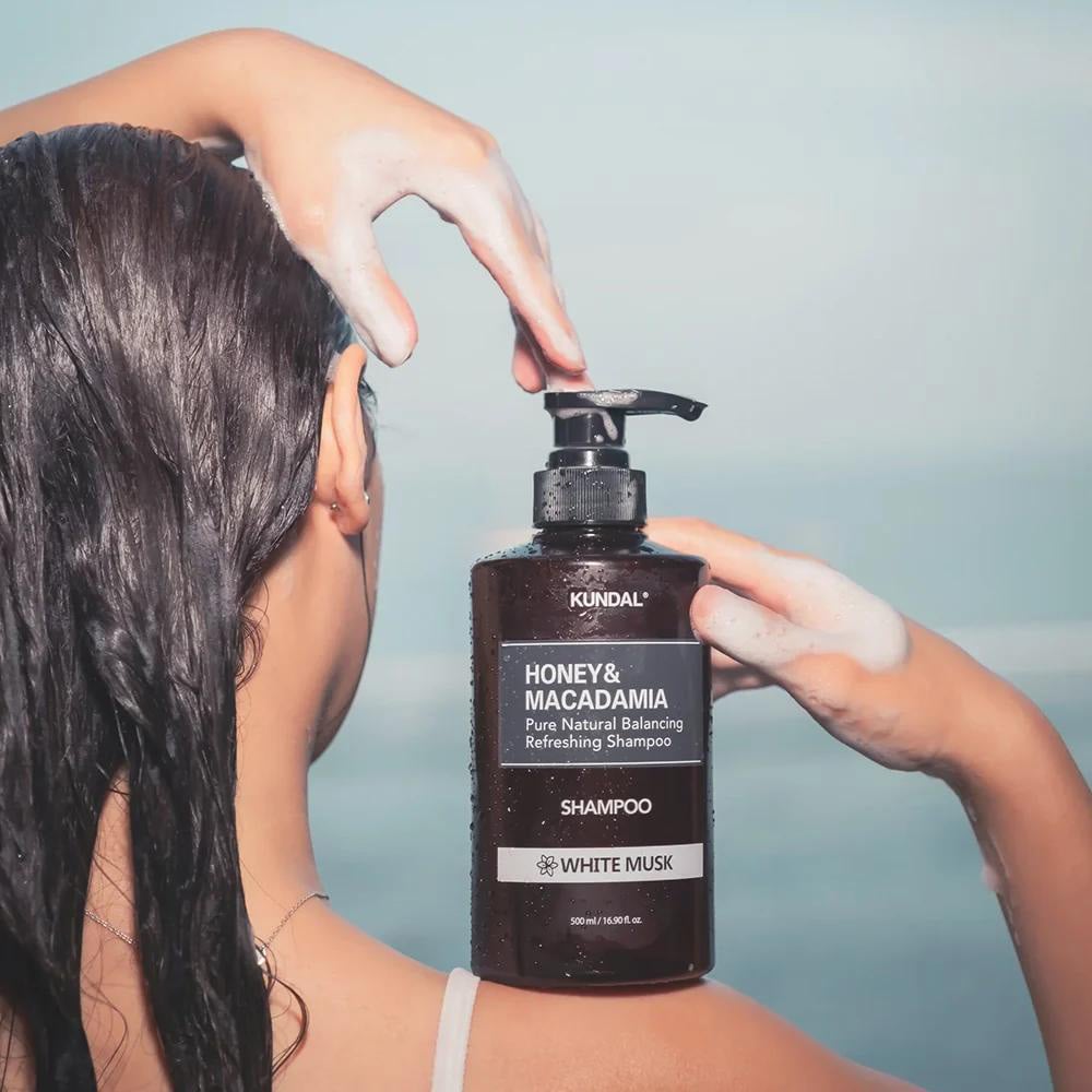 KUNDAL Honey & Macadamia Shampoo White Musk 500ml